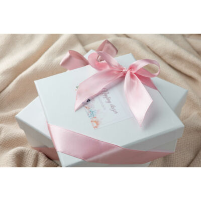 rózsaszín masnis nőiesség ajándékbox