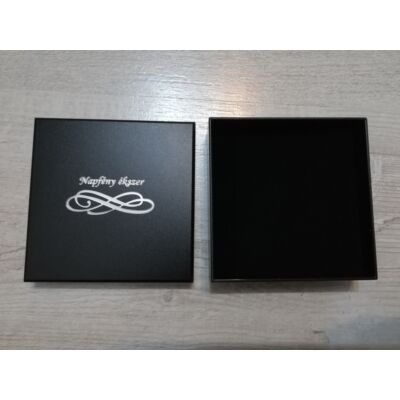 8x8 cm fekete doboz
