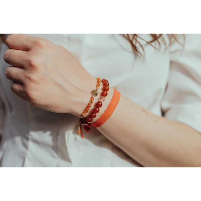 Swarovski kristályos karneol ásványkarkötő